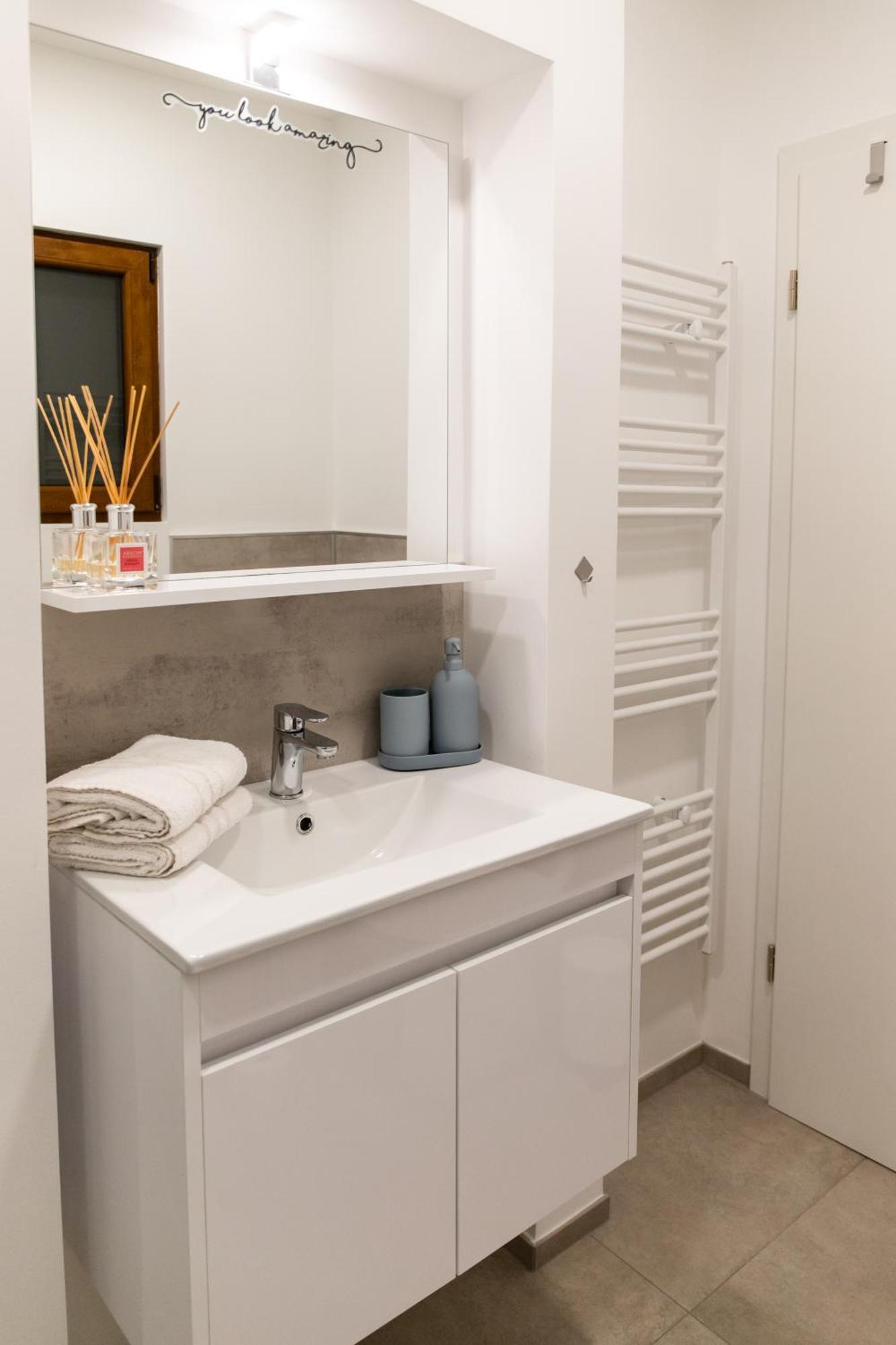 Oliver Street Apartment Vipava Exterior foto
