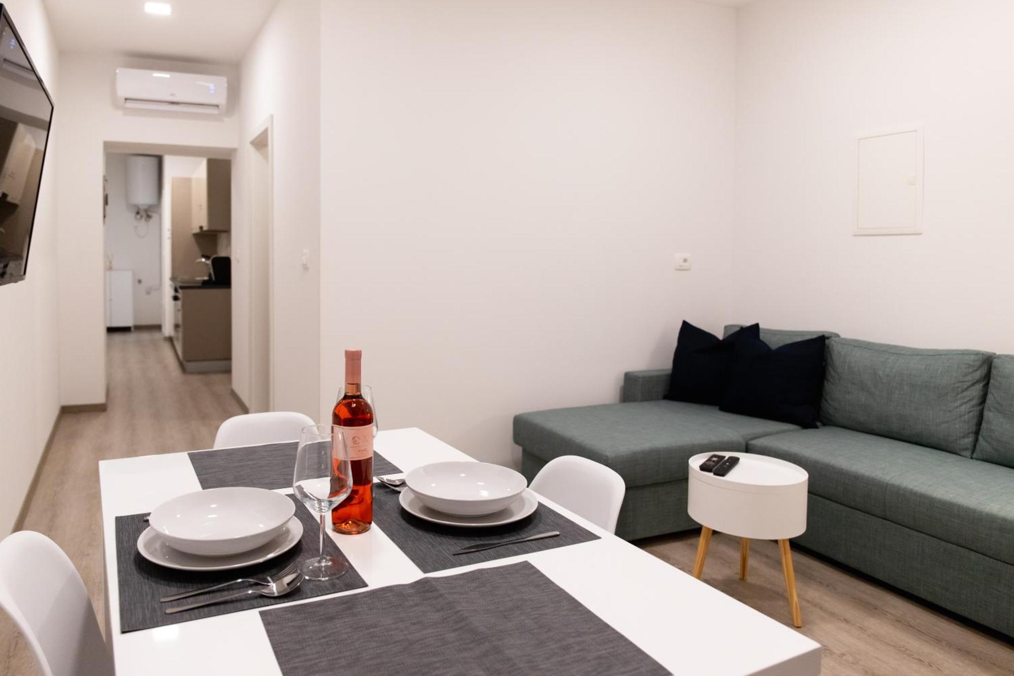 Oliver Street Apartment Vipava Exterior foto